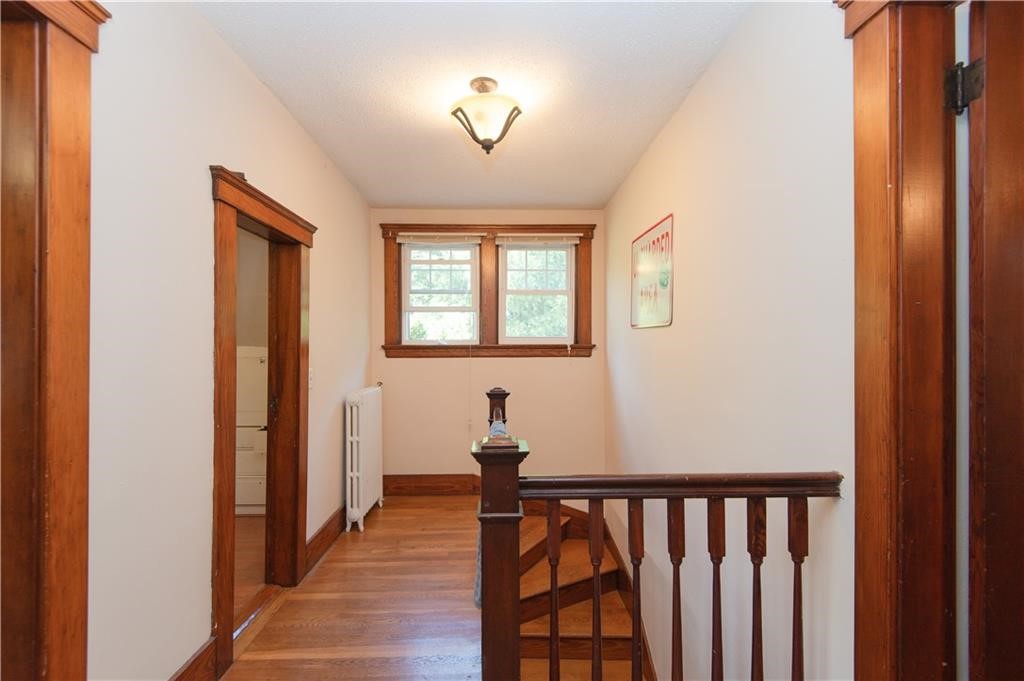 556 East Main Road Middletown, RI 02842 - Photo 21 of 34