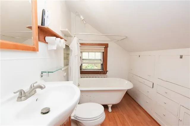 $3,500 | 556 East Main Road, Middletown, RI 02842