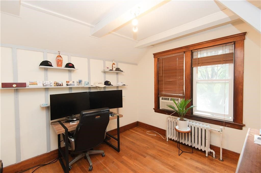 556 East Main Road Middletown, RI 02842 - Photo 28 of 34