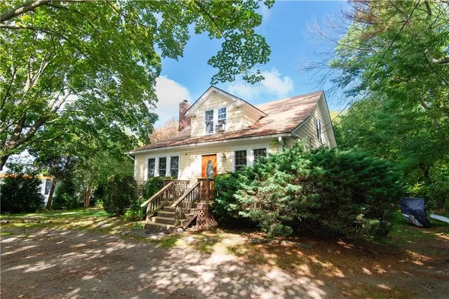 $3,500 | 556 East Main Road, Middletown, RI 02842