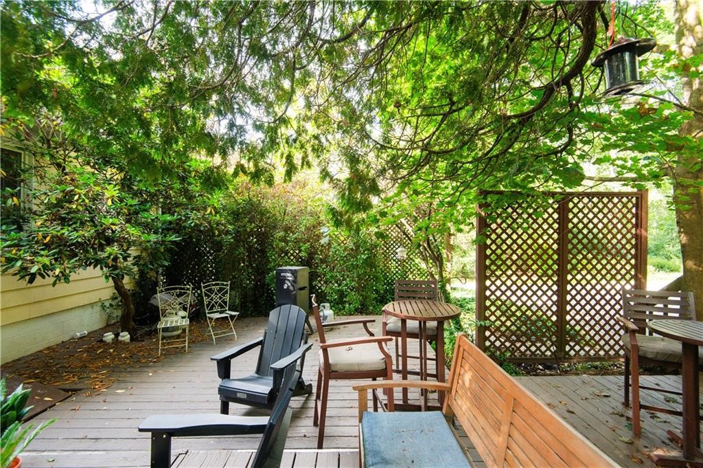 556 East Main Road Middletown, RI 02842 - Photo 31 of 34