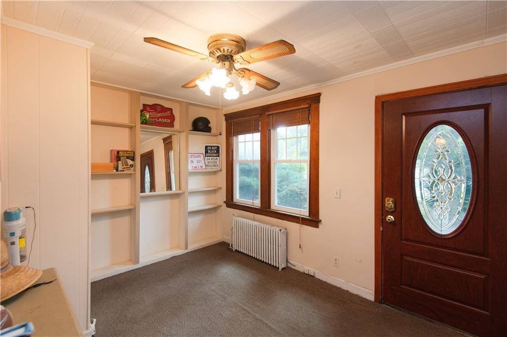 556 East Main Road Middletown, RI 02842 - Photo 6 of 34