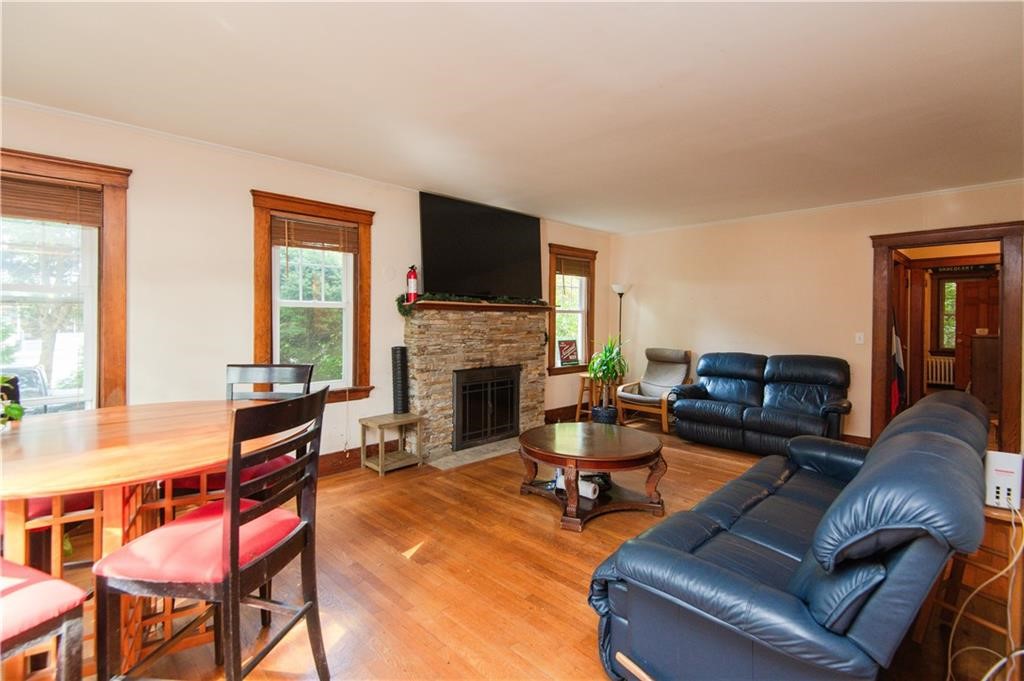 556 East Main Road Middletown, RI 02842 - Photo 10 of 34