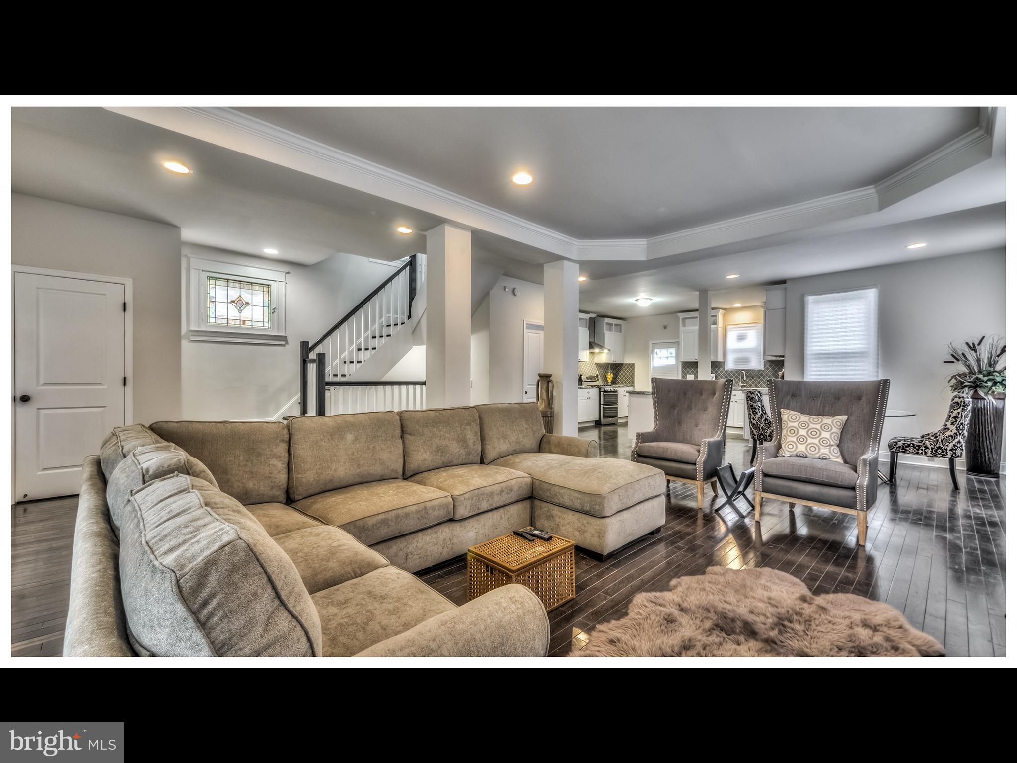 4106 Chatham Road Baltimore, MD 21207 - Photo 3 of 30 Living Room