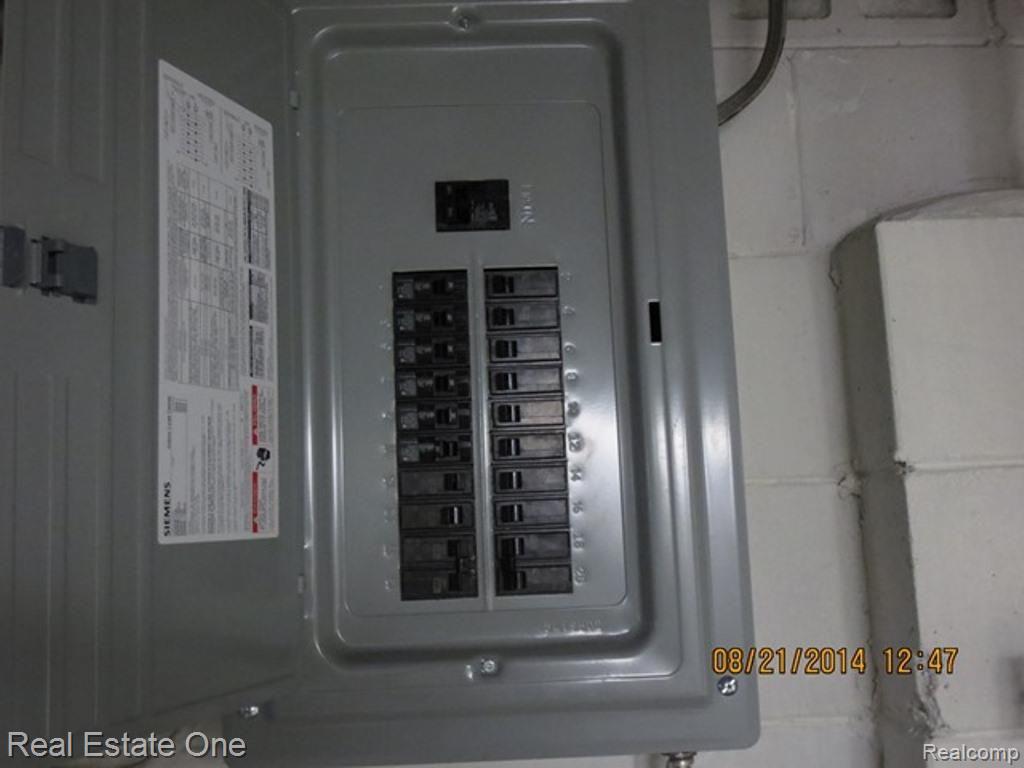 1919 South Commerce Road Walled Lake, MI 48390 - Photo 21 of 23 Service Panel
