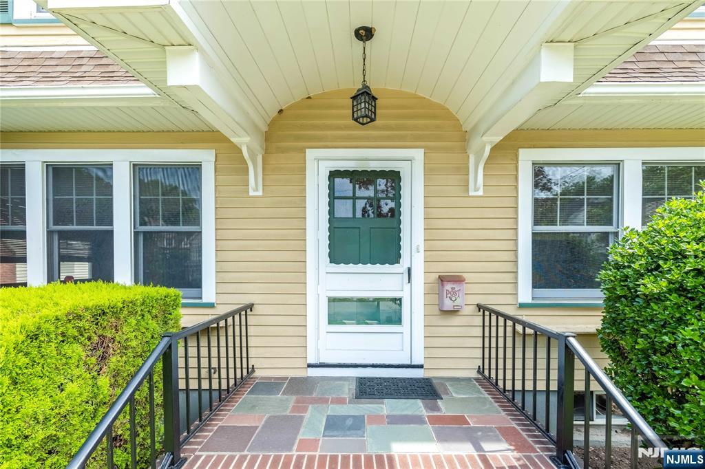 176 Woodward Avenue Rutherford, NJ 07070 - Photo 4 of 50