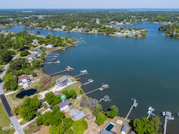 $1,115,000 | 725 Chadwick Shores Drive, Sneads Ferry, NC 28460