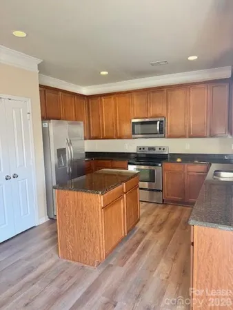 $2,400 | 142 Saye Place, Mooresville, NC 28115