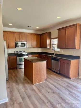 $2,400 | 142 Saye Place, Mooresville, NC 28115