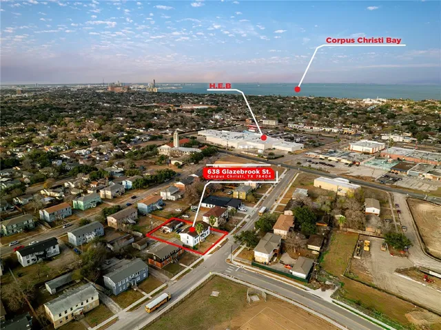 a view of a tennis court