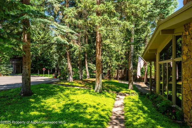 a view of a outdoor space