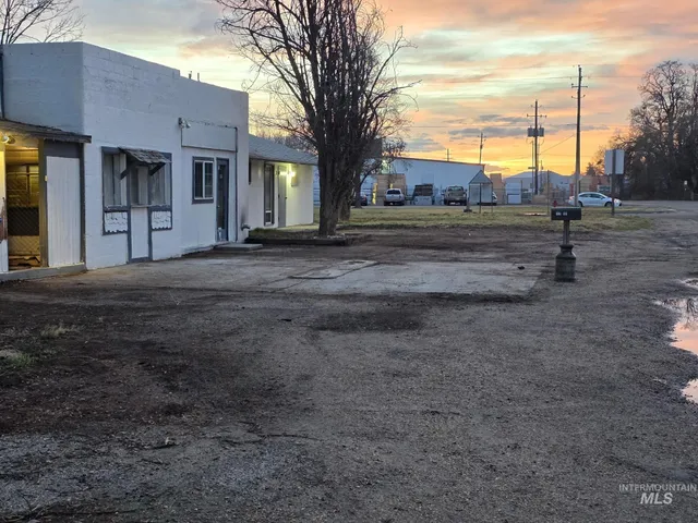 $199,000 | 321 Southeast Avenue, New Plymouth, ID 83655