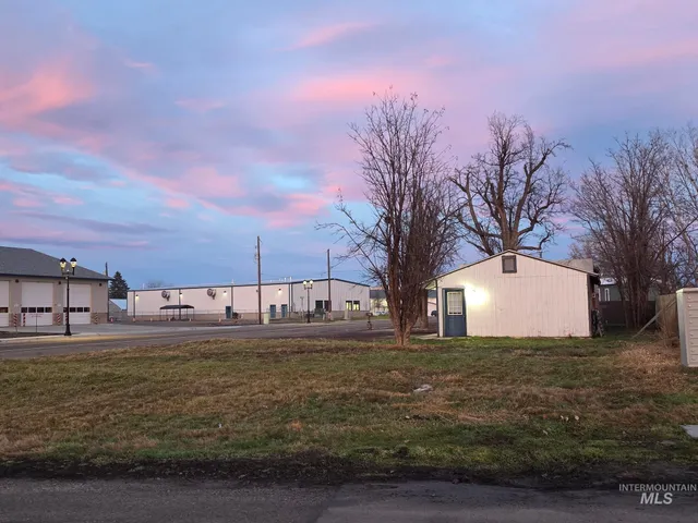 $199,000 | 321 Southeast Avenue, New Plymouth, ID 83655