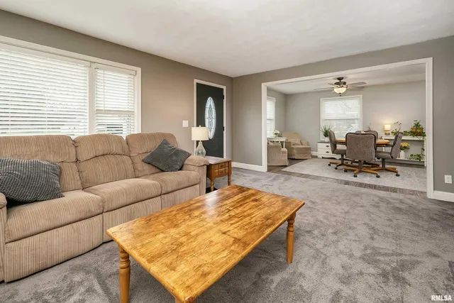 $195,000 | 210 West 19th Avenue, Coal Valley, IL 61240