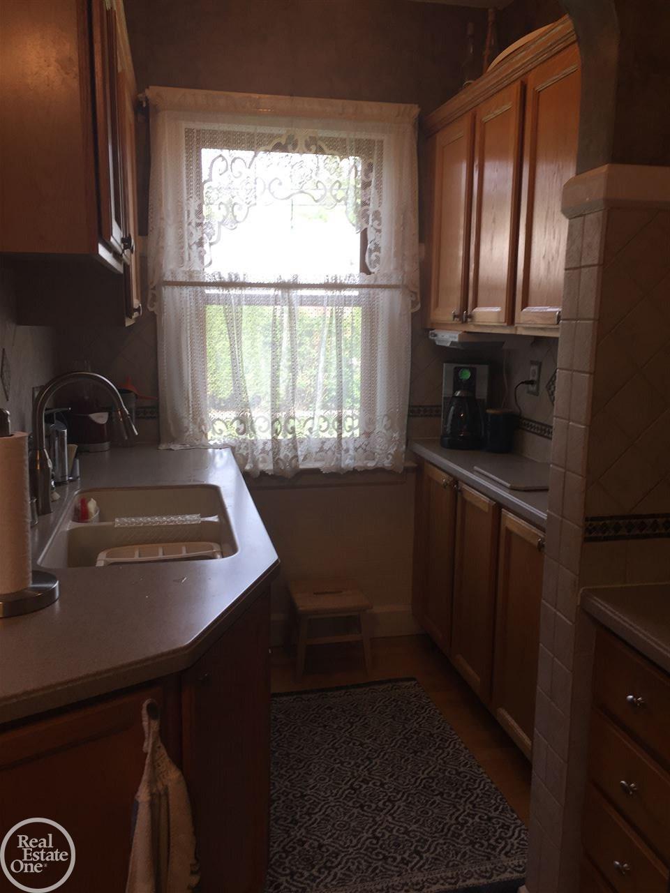 1036 Nottingham Road Grosse Pointe Park, MI 48230 - Photo 5 of 60
