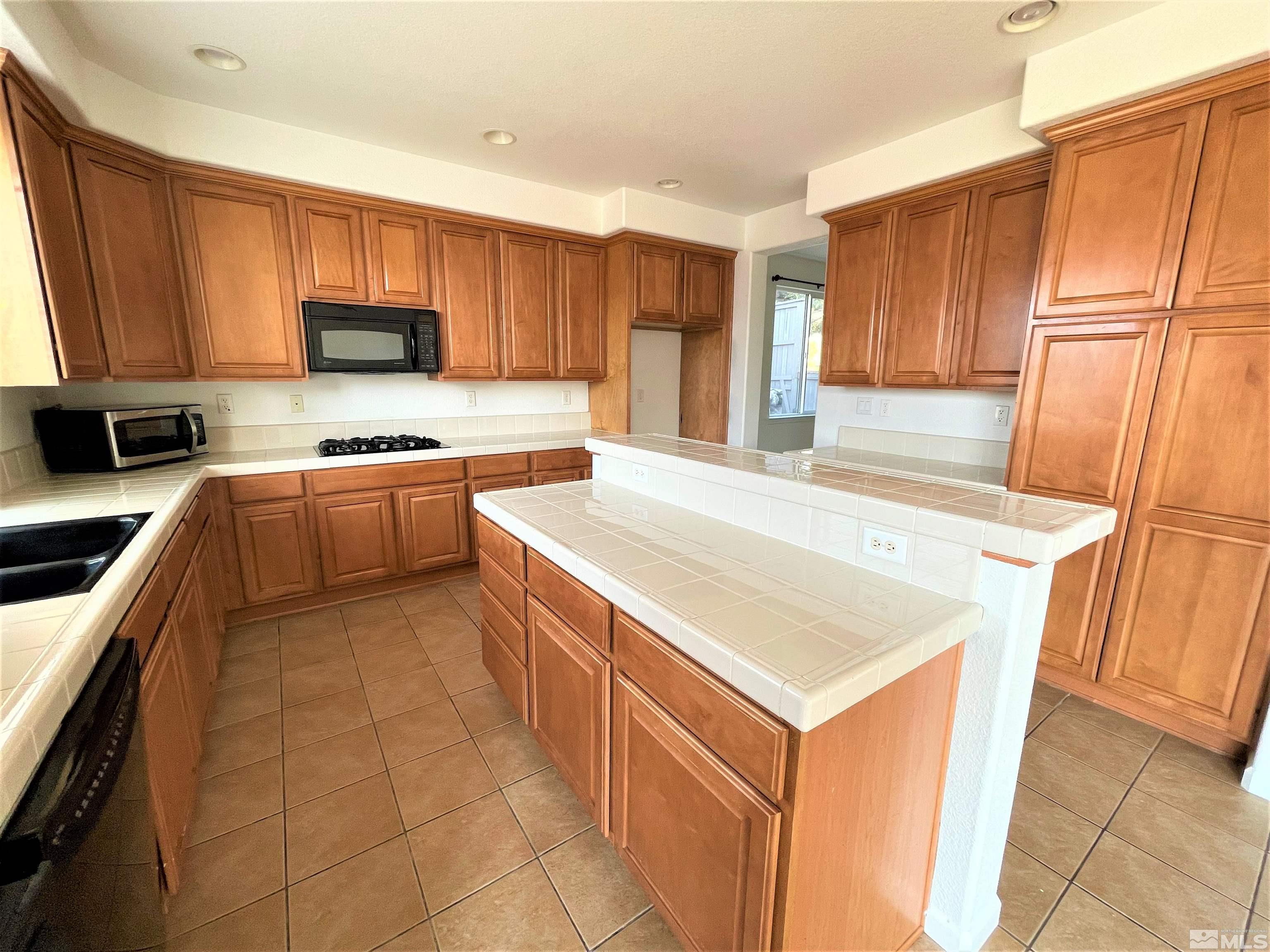 965 North University Park Loop Reno, NV 89512 - Photo 3 of 20 Photo 3