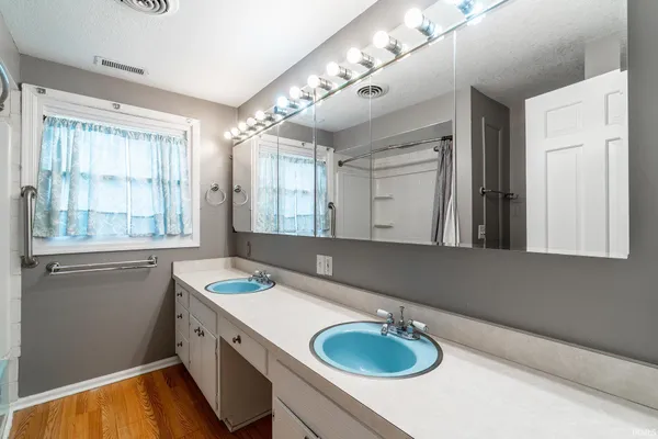 $2,200 | 18205 Doty Road, Woodburn, IN 46797