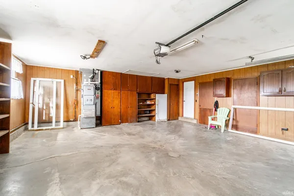 $2,200 | 18205 Doty Road, Woodburn, IN 46797