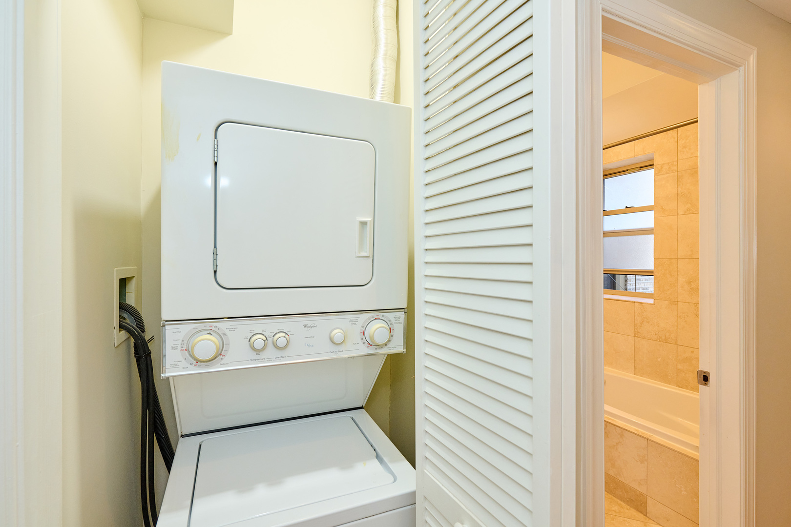 5715 North Kimball Avenue, Unit 1N Chicago, IL 60659 - Photo 28 of 36