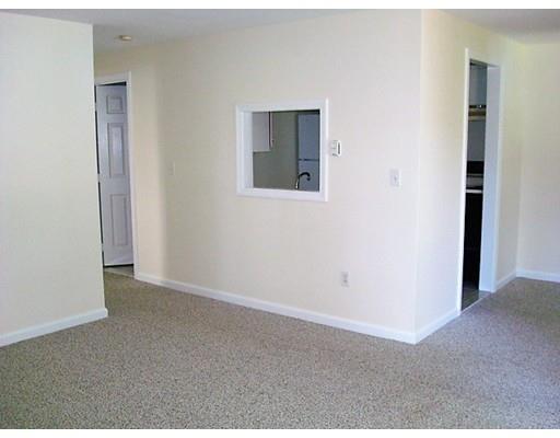 817 Strawberry Hill Road, Unit 4 Barnstable, MA 02632 - Photo 5 of 14 Gallery Image 5