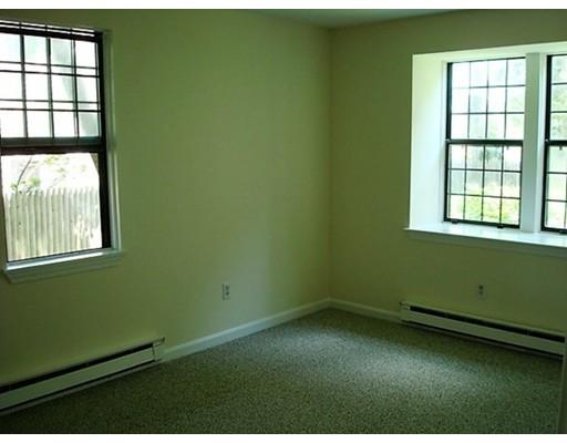 817 Strawberry Hill Road, Unit 4 Barnstable, MA 02632 - Photo 8 of 14 Gallery Image 8