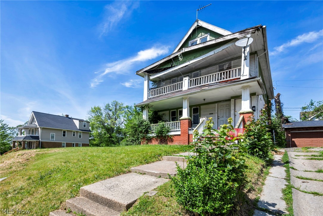 1835 Reyburn Road Cleveland, OH 44112 - Photo 3 of 46 Gallery Image 3