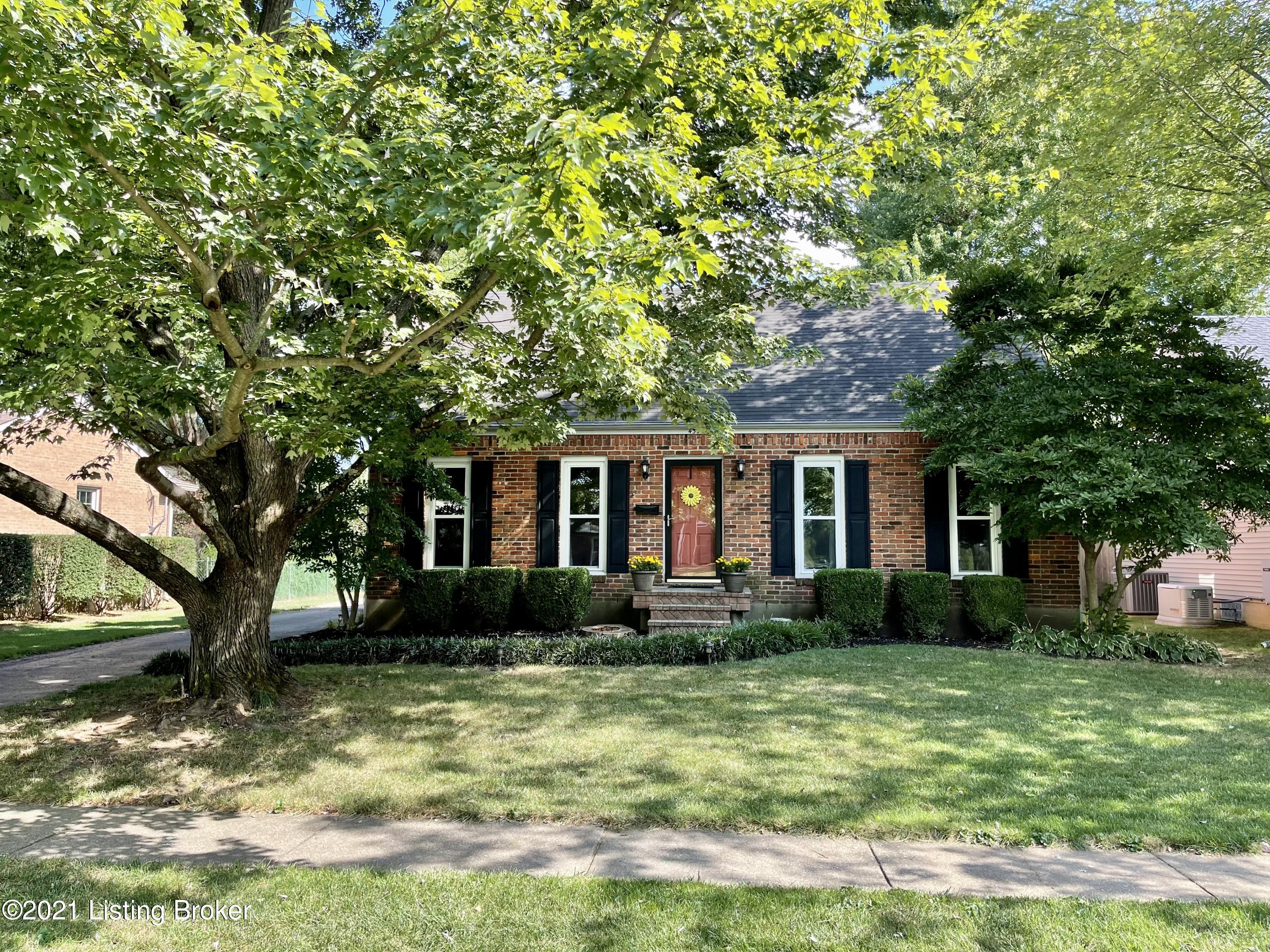 4302 Darbrook Road Louisville, KY 40207 - Photo 2 of 25 Front