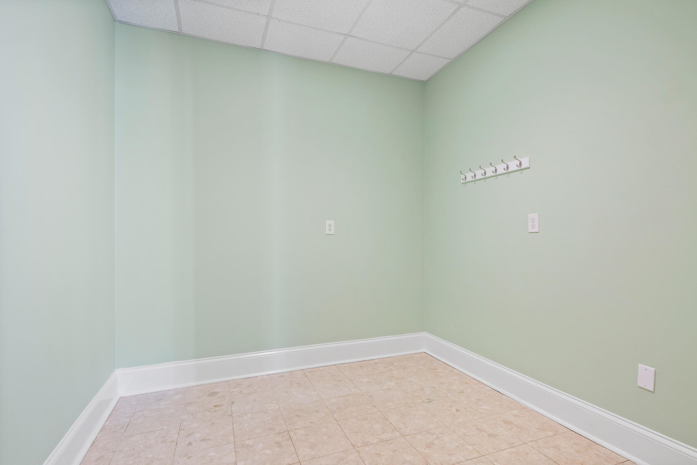 8 Desmond Road Sagamore, MA 02561 - Photo 25 of 71 a view of an empty room