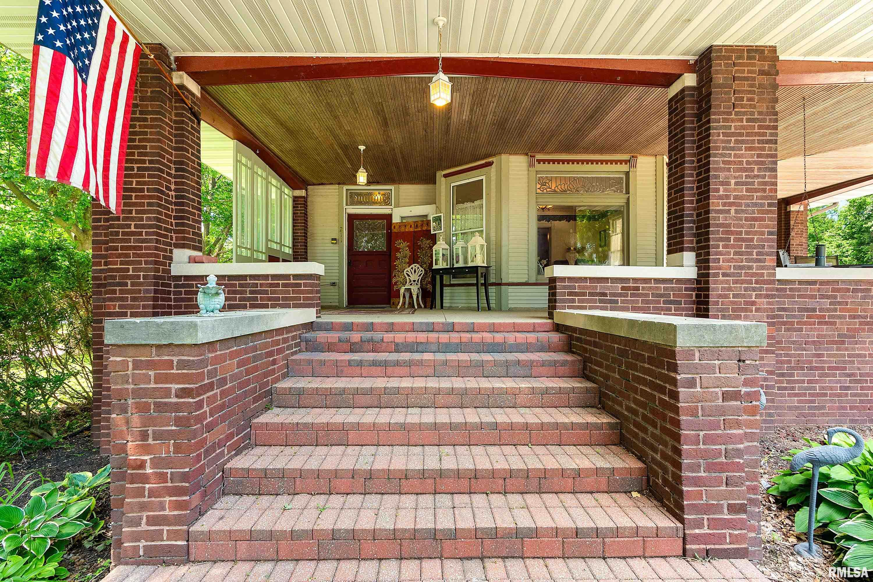 211 West 3rd Street Delavan, IL 61734 - Photo 5 of 61