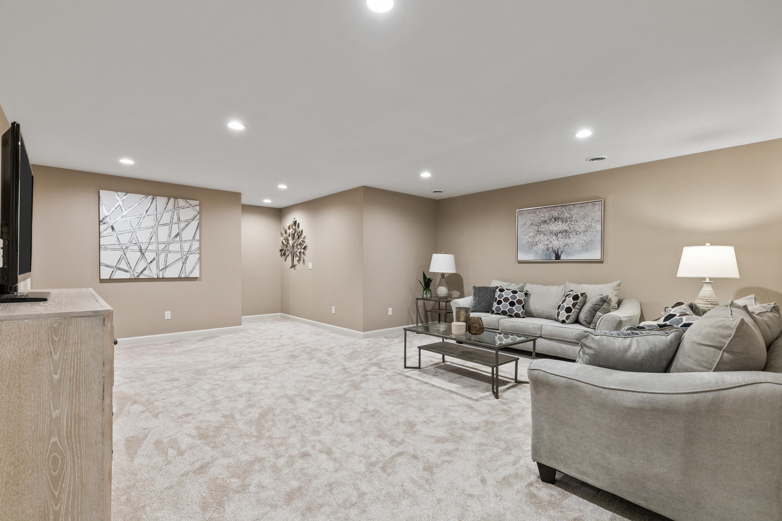 1518 Weston Rdg Road Oconomowoc, WI 53066 - Photo 17 of 21 Lower rec rm