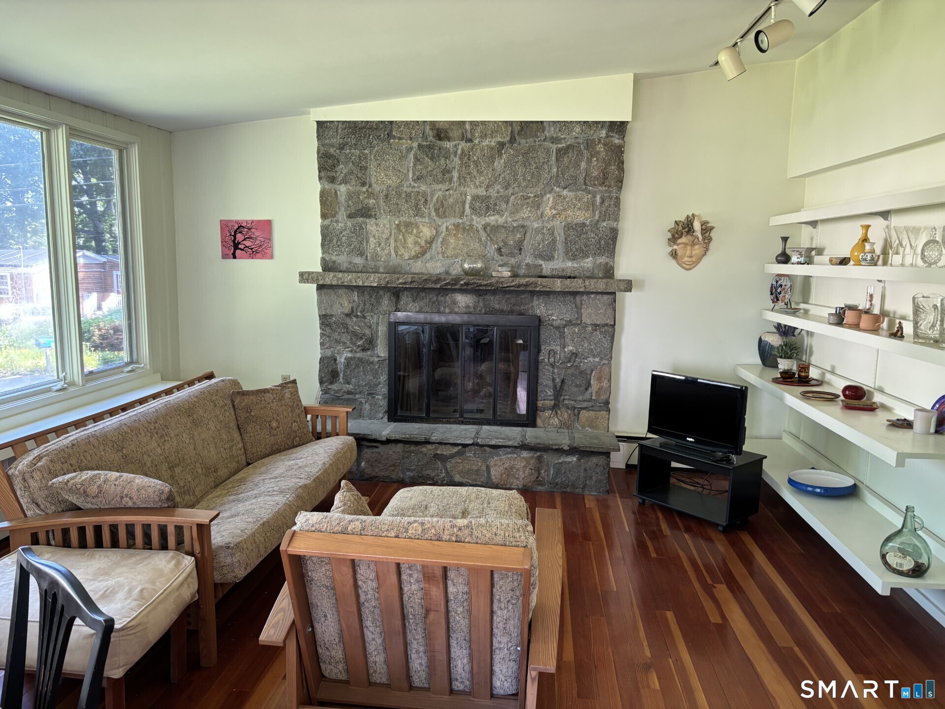 149 Old Sachems Head Road Guilford, CT 06437 - Photo 4 of 24