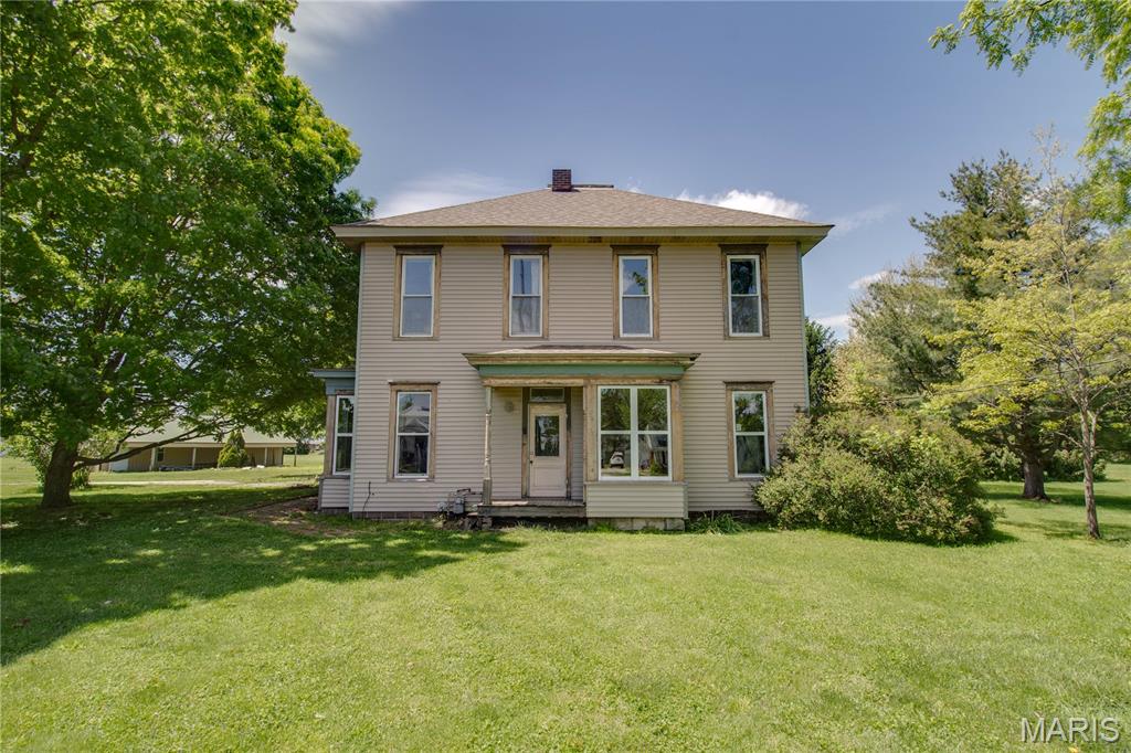 115 North Main Street Modesto, IL 62667 - Photo 1 of 57