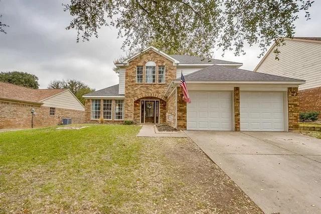 $2,400 | 5221 Grand Mesa Drive, Fort Worth, TX 76137