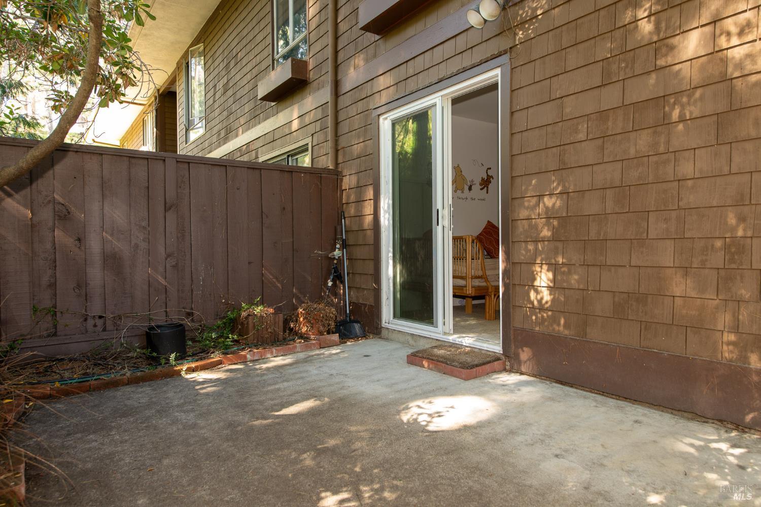 88 Forest Lane San Rafael, CA 94903 - Photo 12 of 26