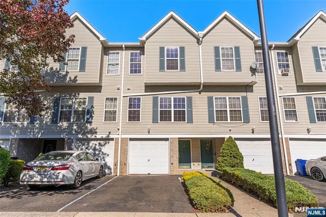 $359,000 | 12 Carmella Court, Newark, NJ 07104