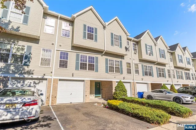 $359,000 | 12 Carmella Court, Newark, NJ 07104