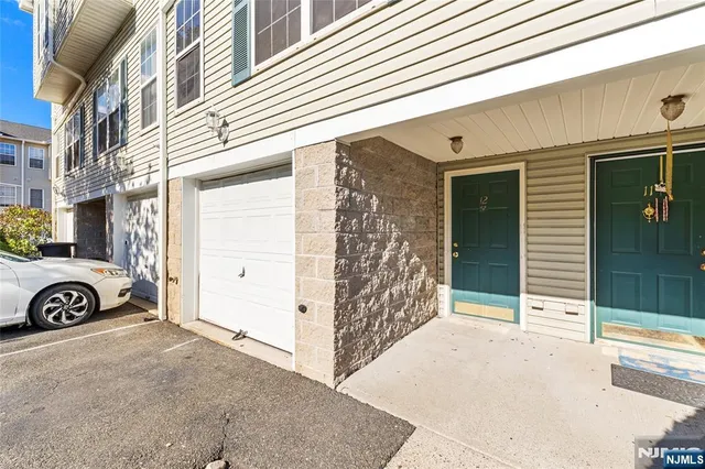 $359,000 | 12 Carmella Court, Newark, NJ 07104