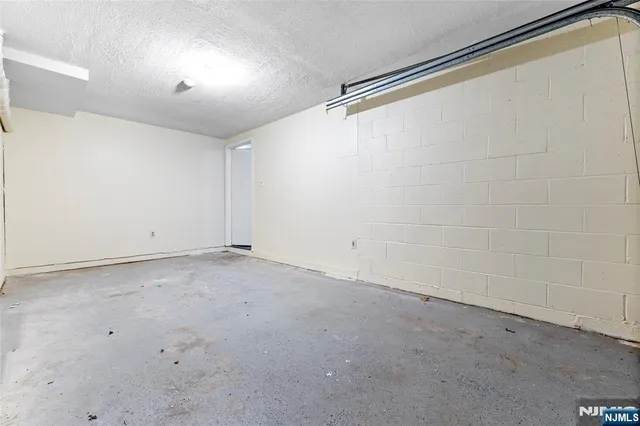 $359,000 | 12 Carmella Court, Newark, NJ 07104