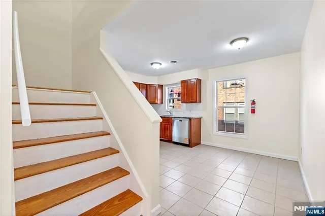 $359,000 | 12 Carmella Court, Newark, NJ 07104