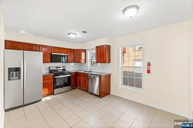 $359,000 | 12 Carmella Court, Newark, NJ 07104