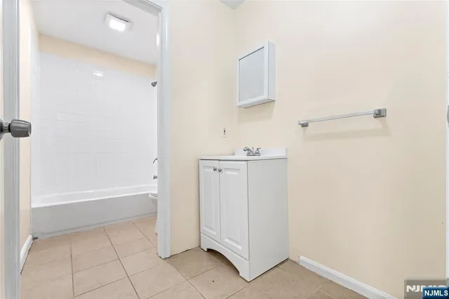 $359,000 | 12 Carmella Court, Newark, NJ 07104