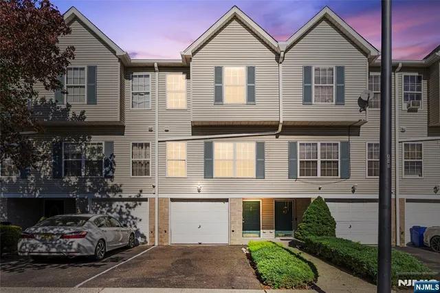 $359,000 | 12 Carmella Court, Newark, NJ 07104