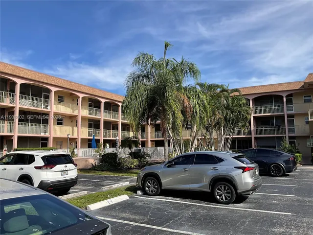 $2,050 | 100 Southeast 6th Avenue, Unit 203, Pompano Beach, FL 33060