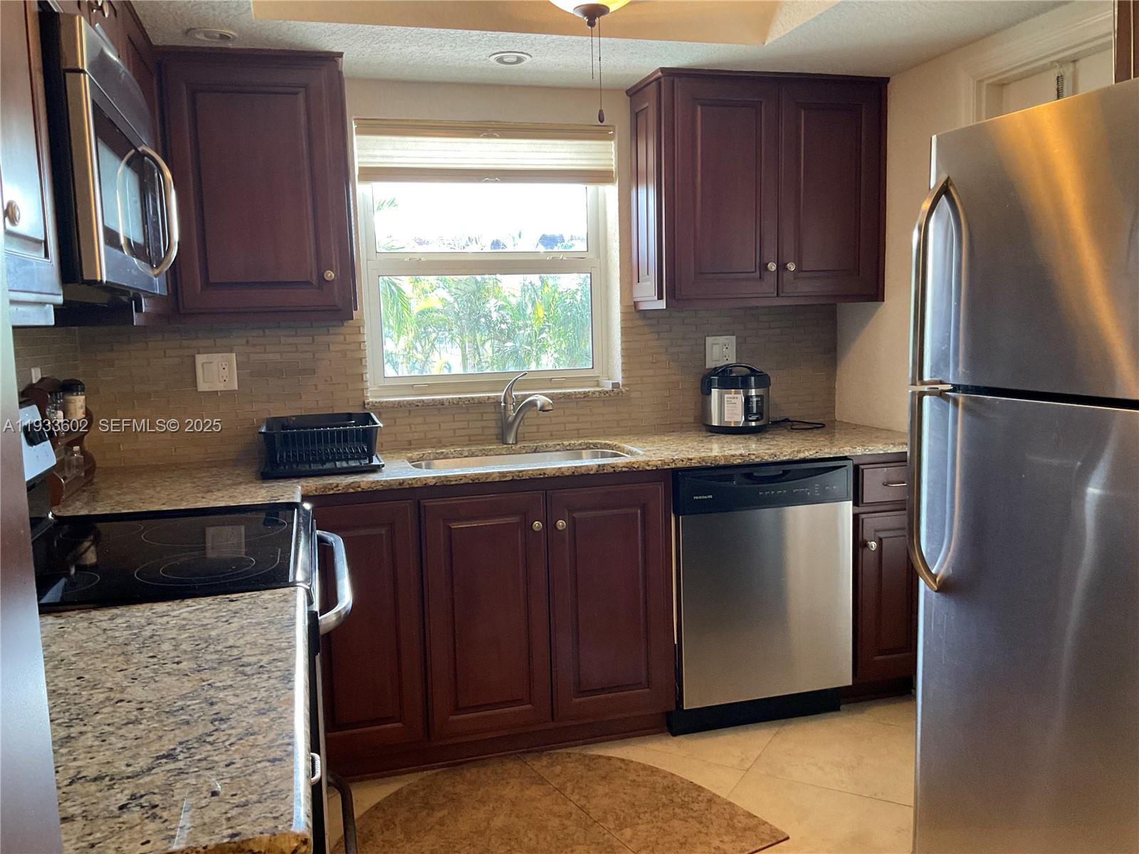 100 Southeast 6th Avenue, Unit 203 Pompano Beach, FL 33060 - Photo 2 of 13