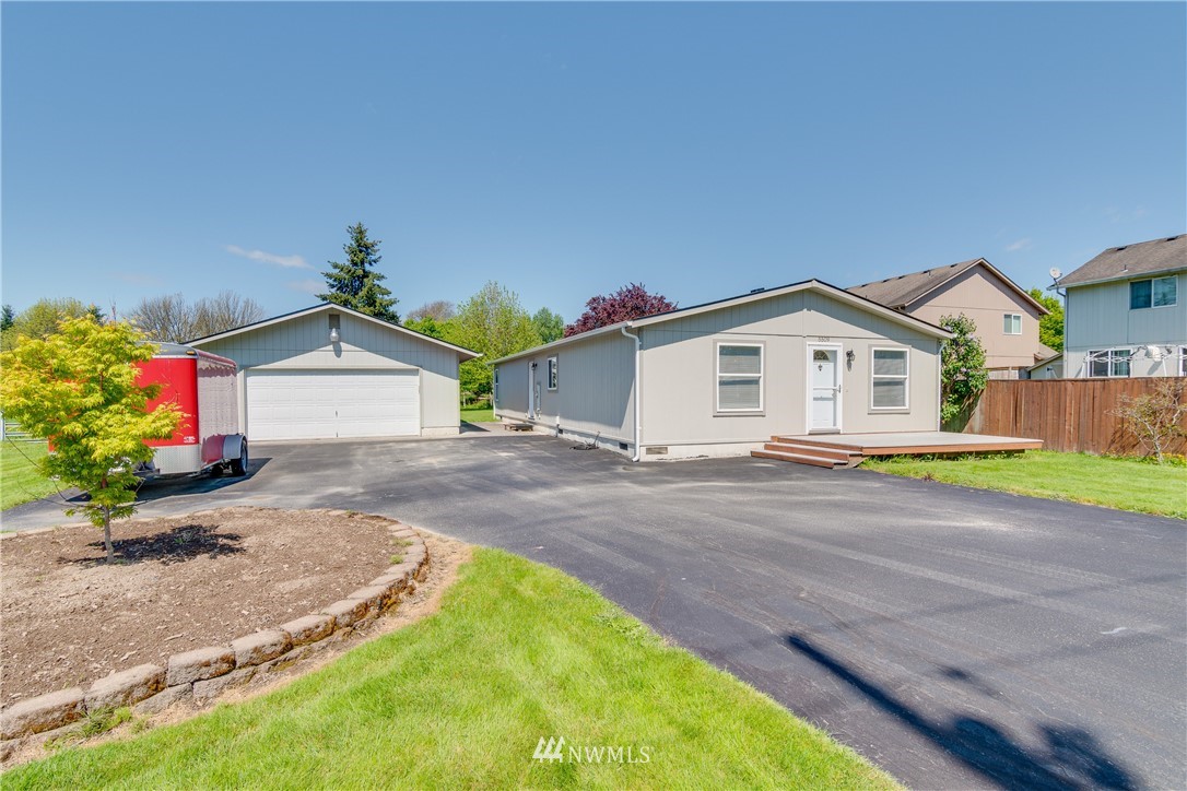 5509 Mt Solo Road Longview, WA 98632 - Photo 17 of 22 a view of front of house with a yard