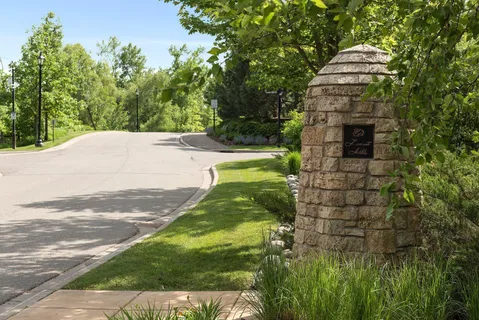 $3,600,000 | 425 Carpenters Point, Wayzata, MN 55391