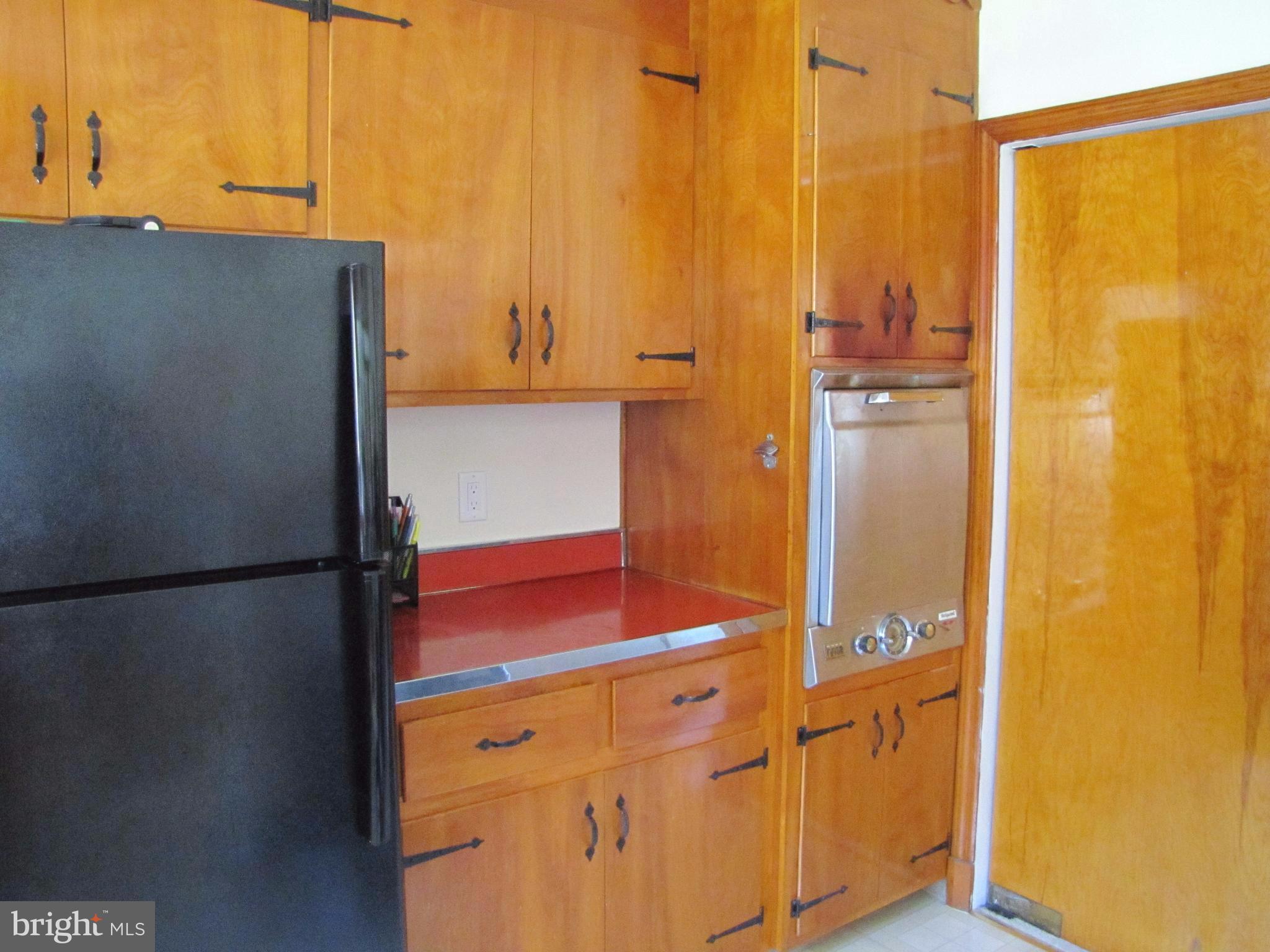 9234 Ravenwood Road Baltimore, MD 21237 - Photo 14 of 22 Kitchen