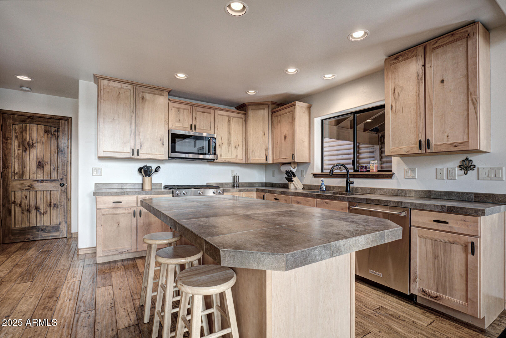 3766 North Raccoon Ridge Circle Pine, AZ 85544 - Photo 12 of 59 0040