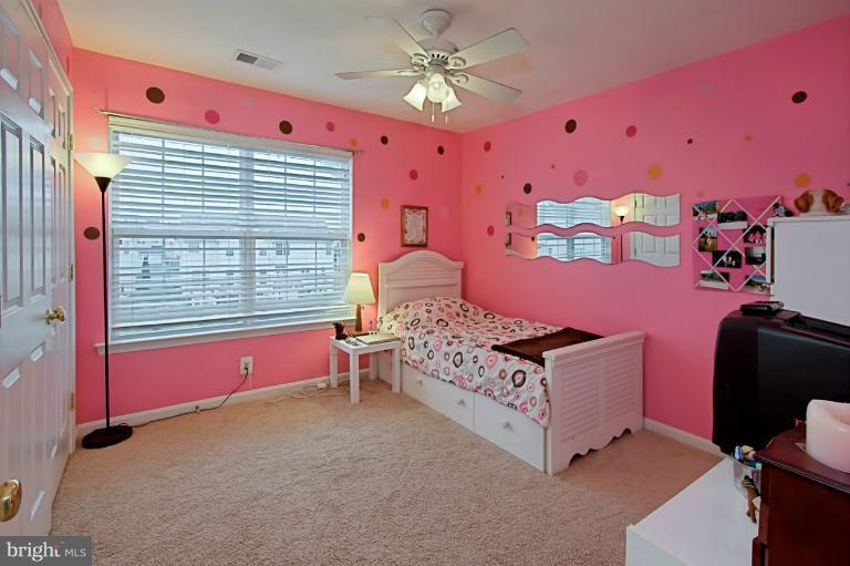 8729 Lords View Loop Gainesville, VA 20155 - Photo 5 of 29 Bedroom