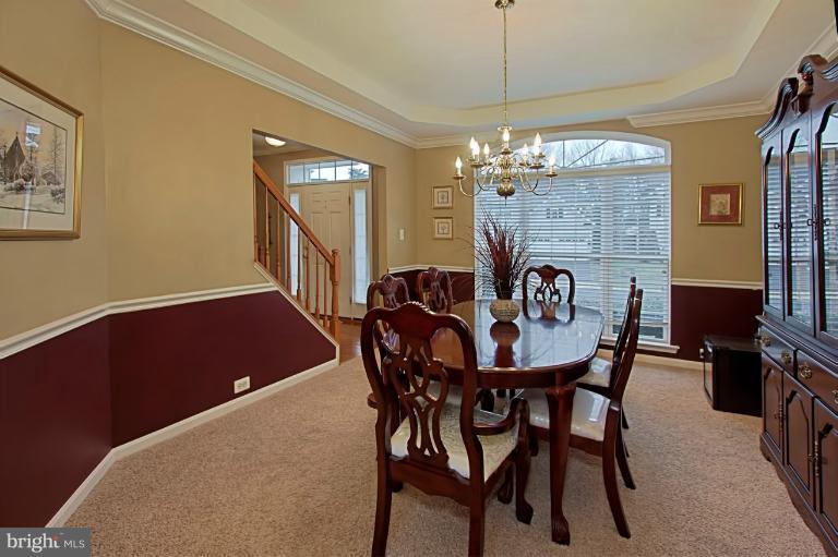8729 Lords View Loop Gainesville, VA 20155 - Photo 7 of 29 Dining Room